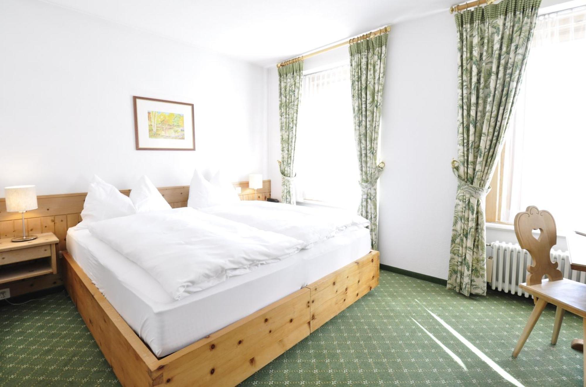 פונטרסינה Hotel Bernina מראה חיצוני תמונה