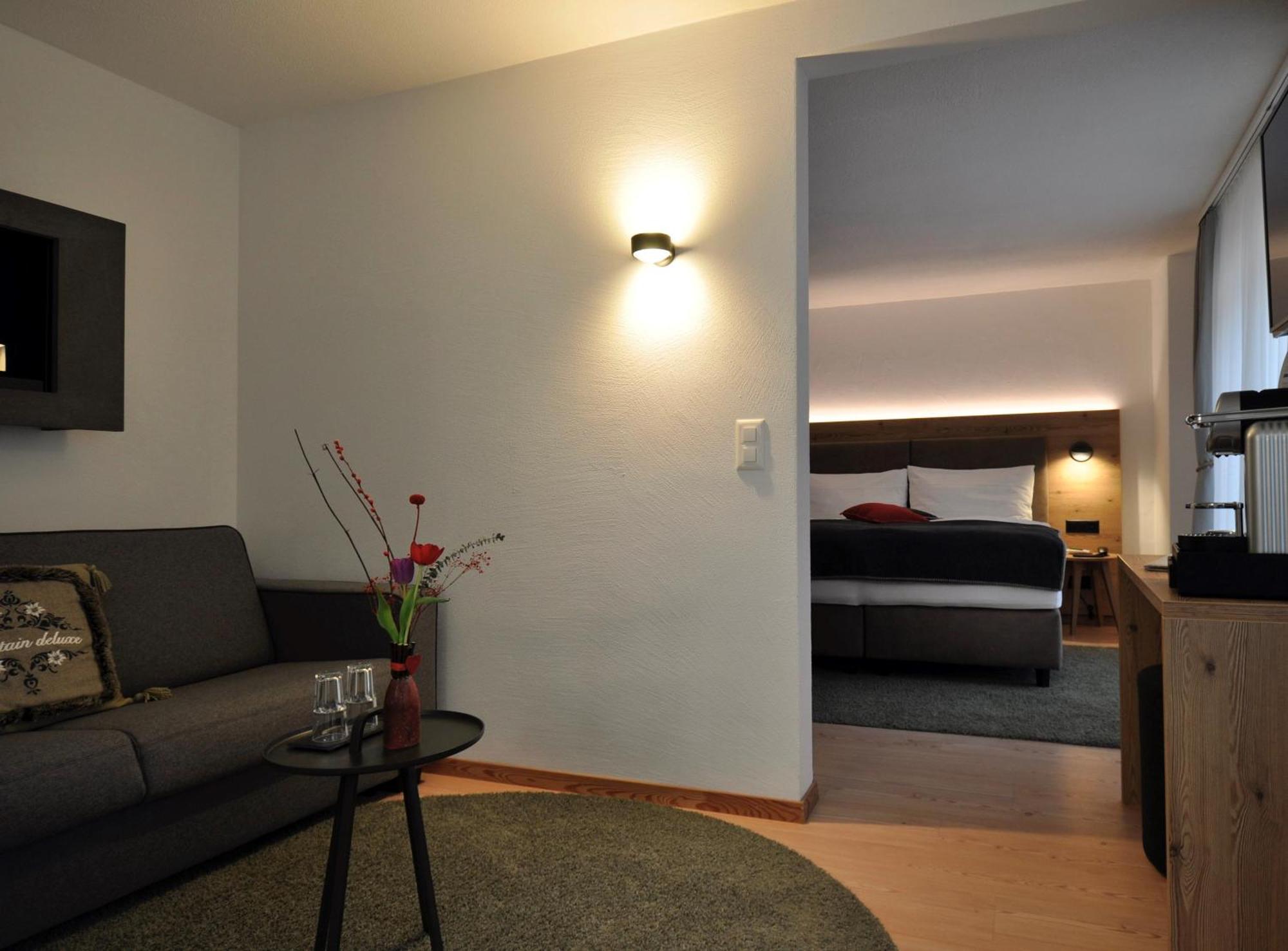 פונטרסינה Hotel Bernina מראה חיצוני תמונה