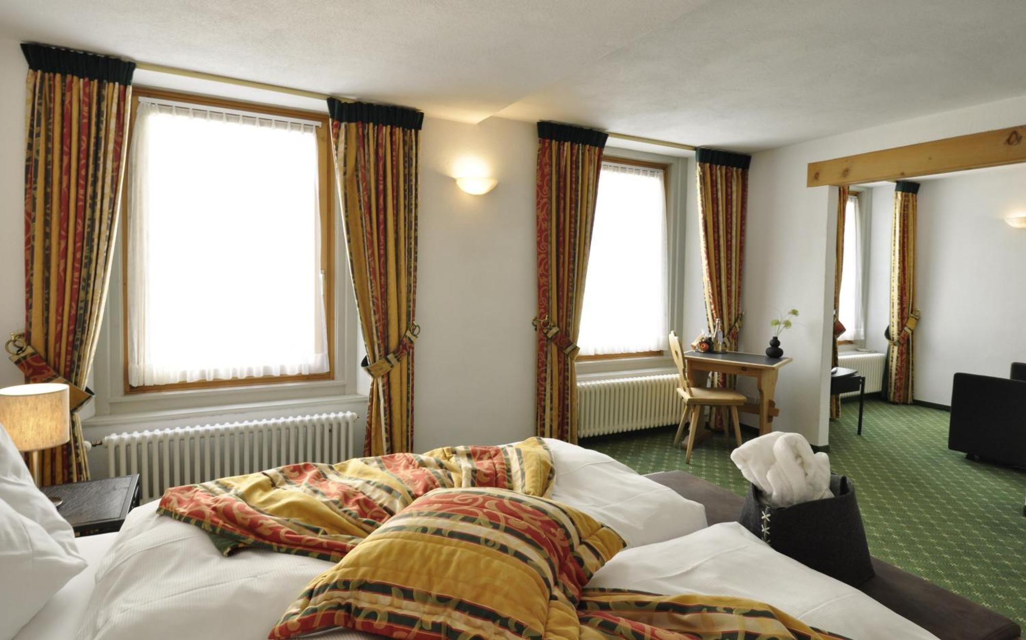 פונטרסינה Hotel Bernina מראה חיצוני תמונה
