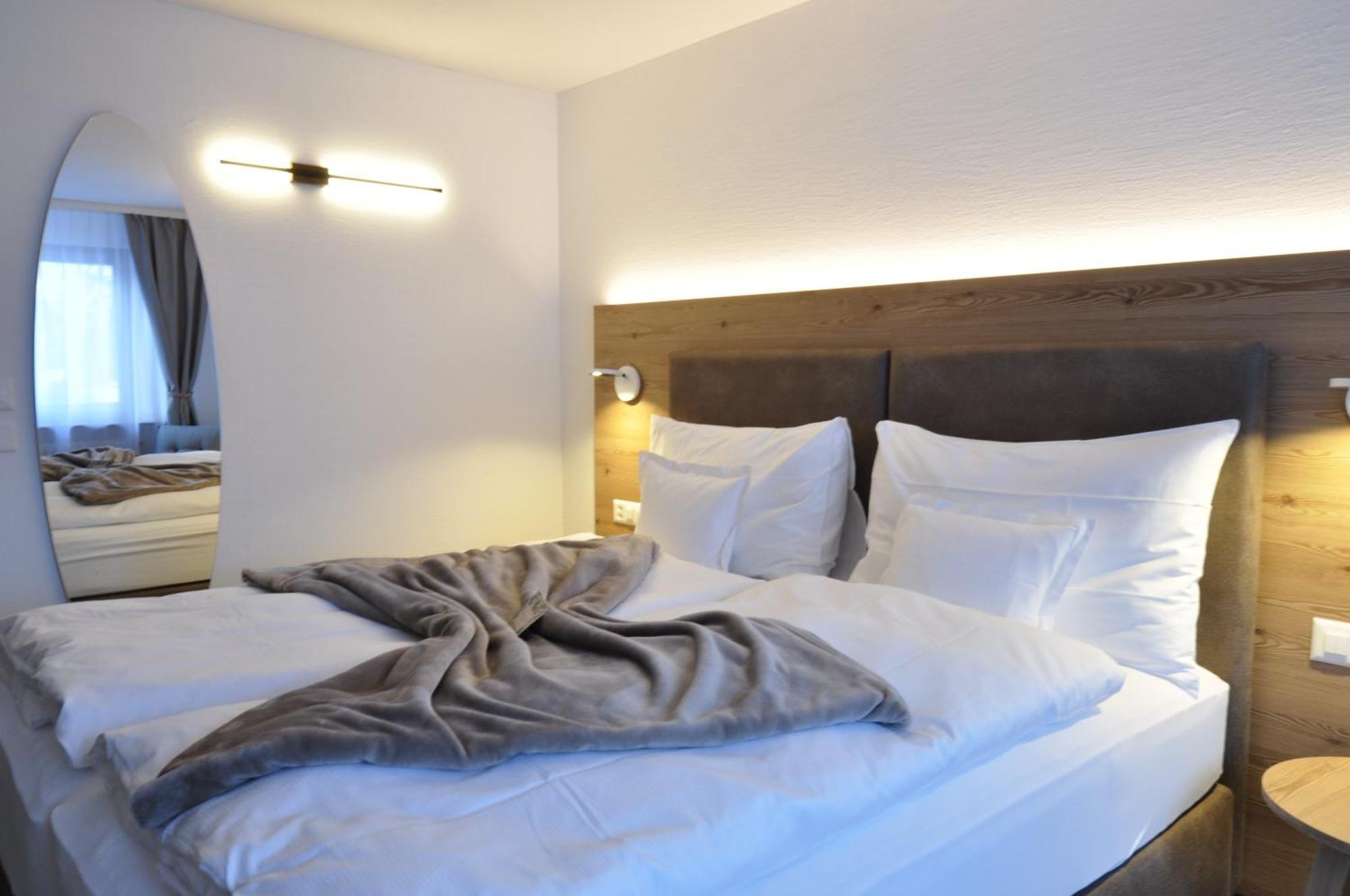 פונטרסינה Hotel Bernina מראה חיצוני תמונה