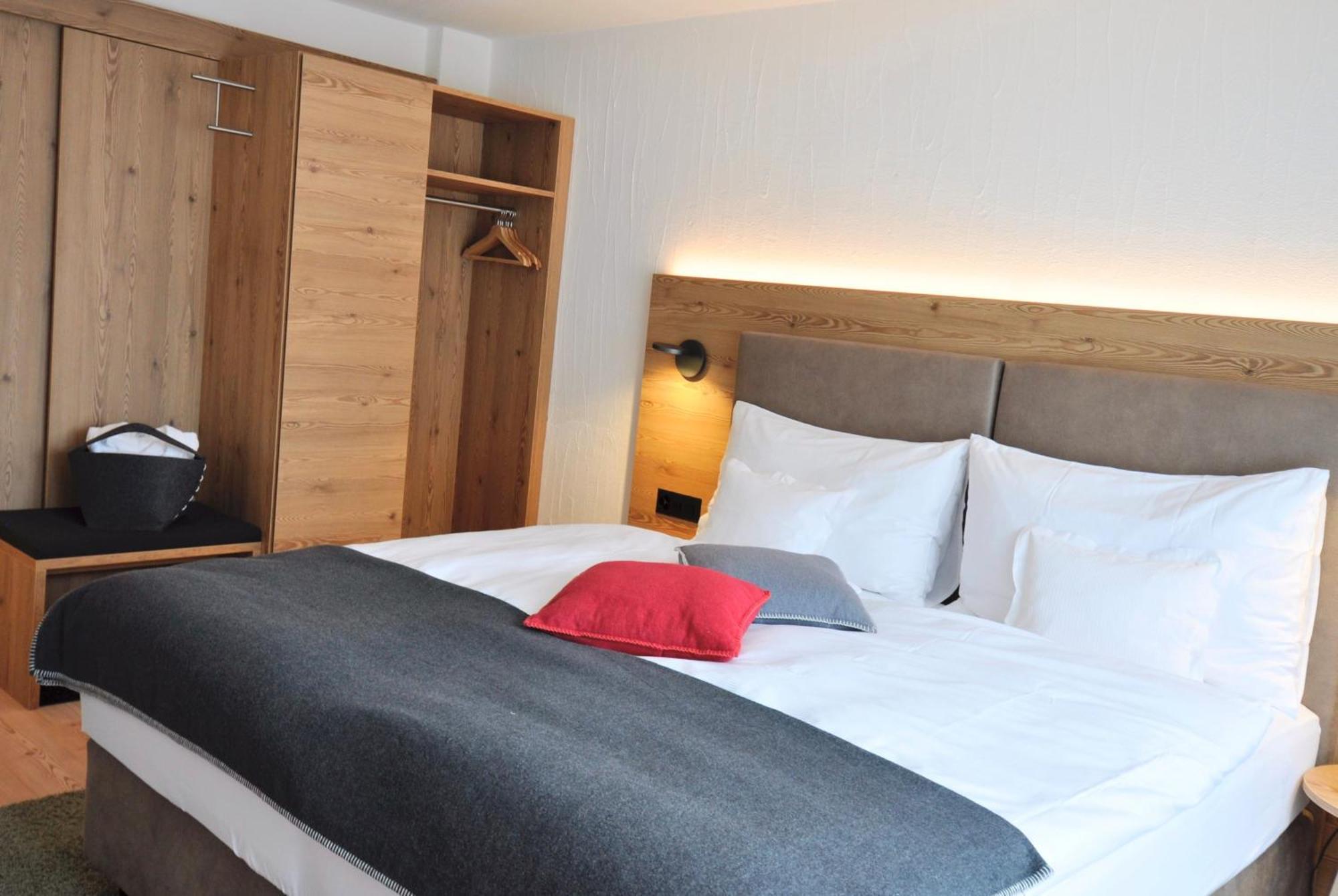 פונטרסינה Hotel Bernina מראה חיצוני תמונה
