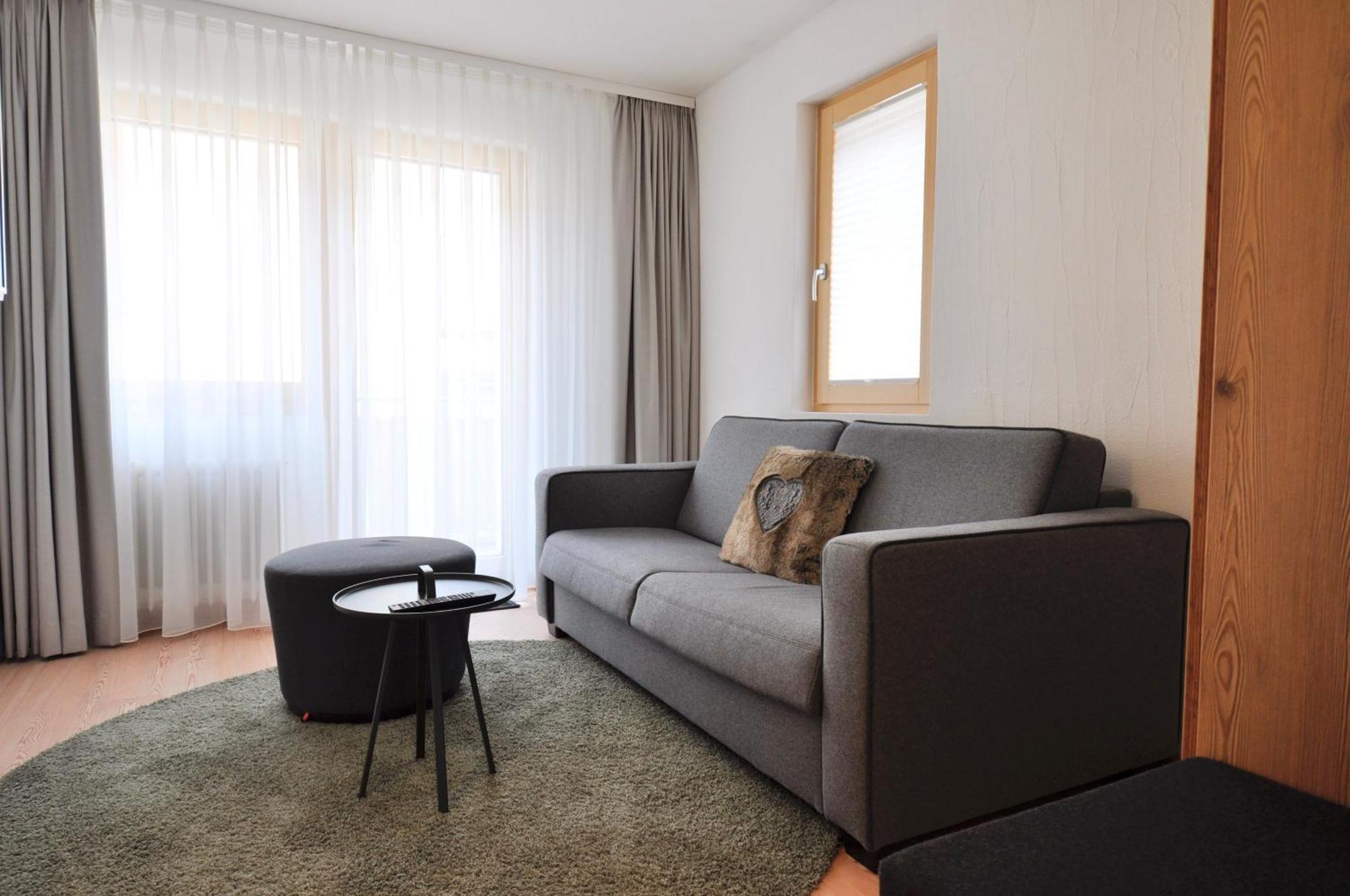 פונטרסינה Hotel Bernina מראה חיצוני תמונה