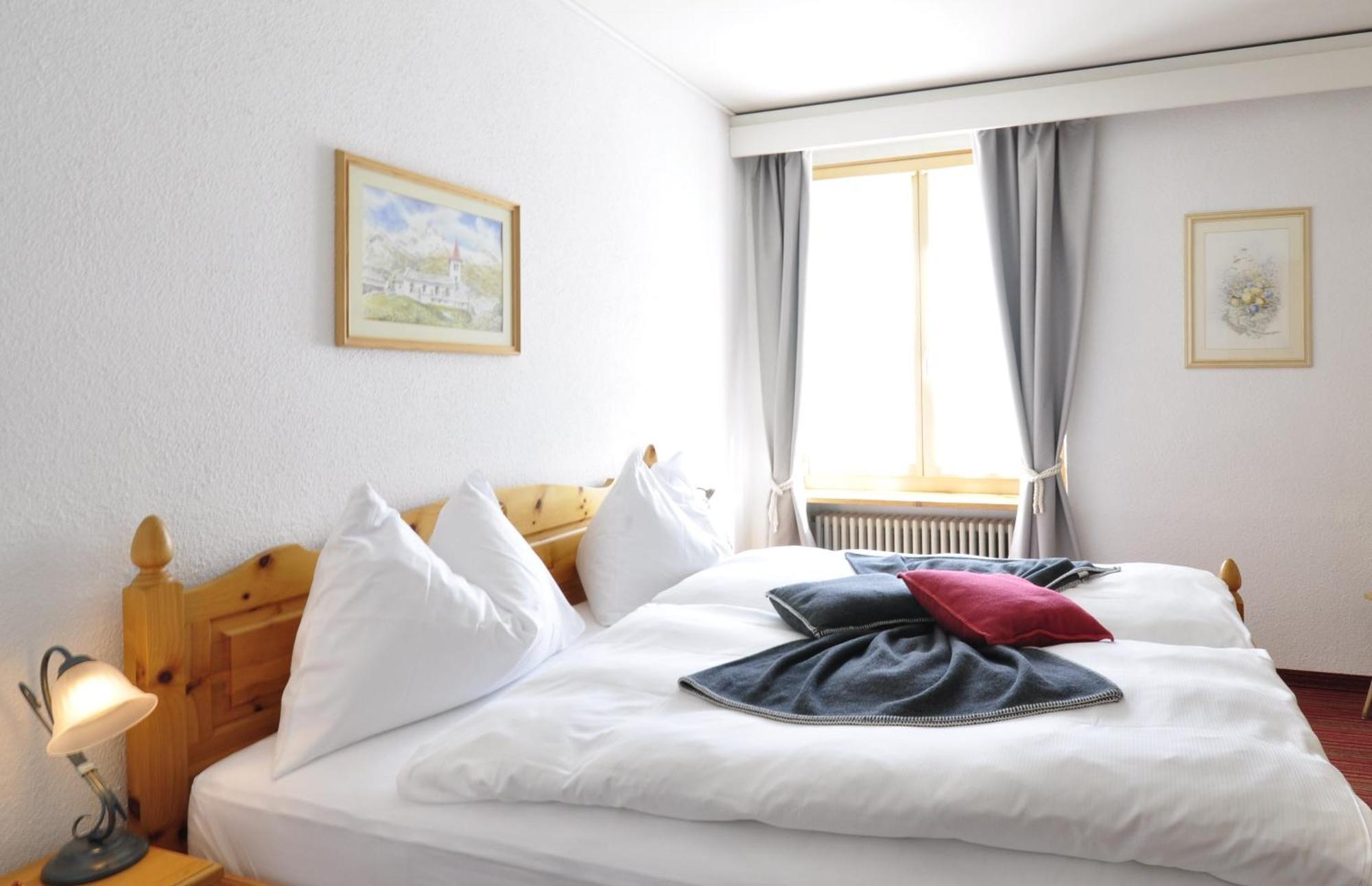 פונטרסינה Hotel Bernina מראה חיצוני תמונה