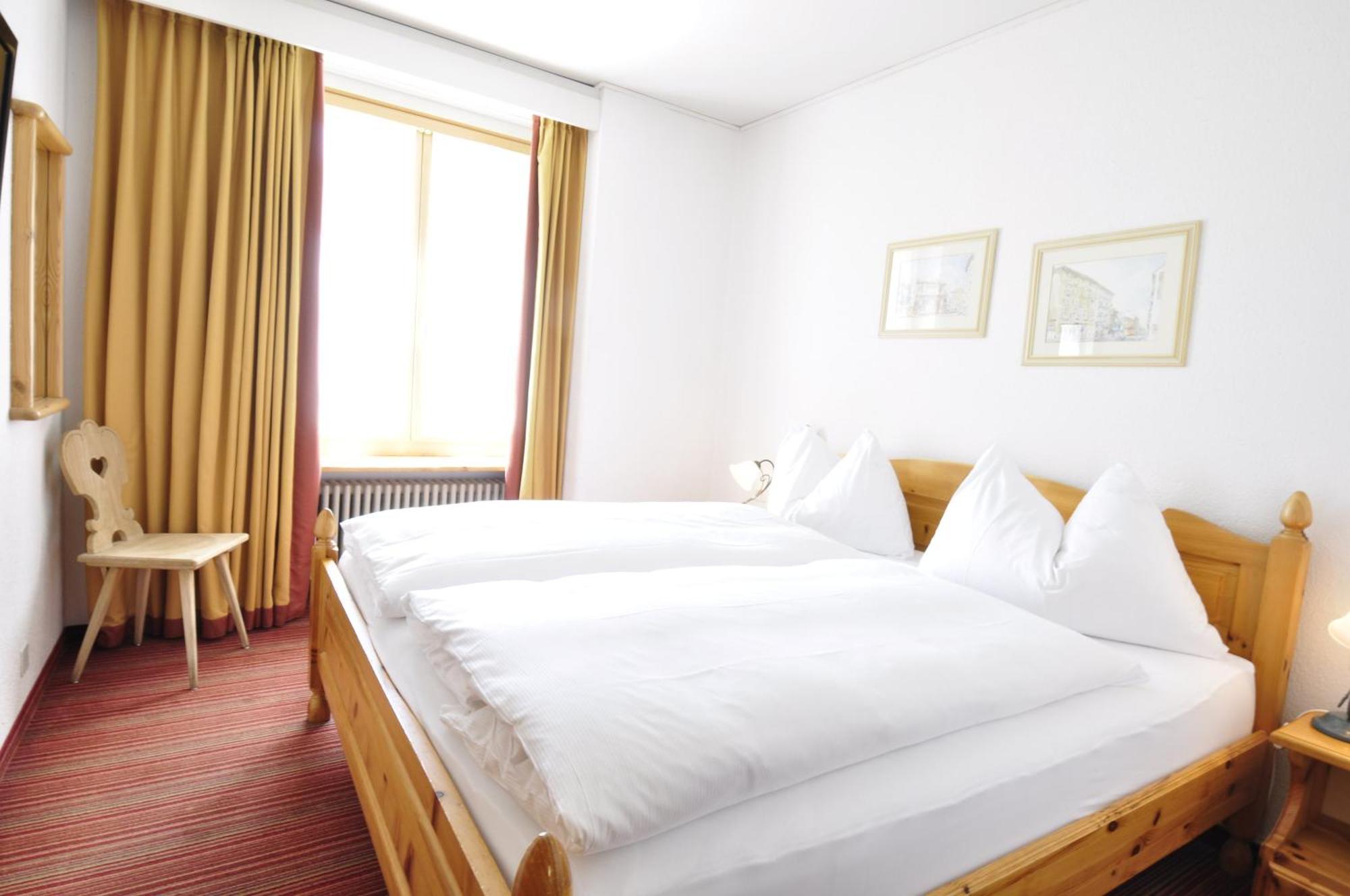 פונטרסינה Hotel Bernina מראה חיצוני תמונה