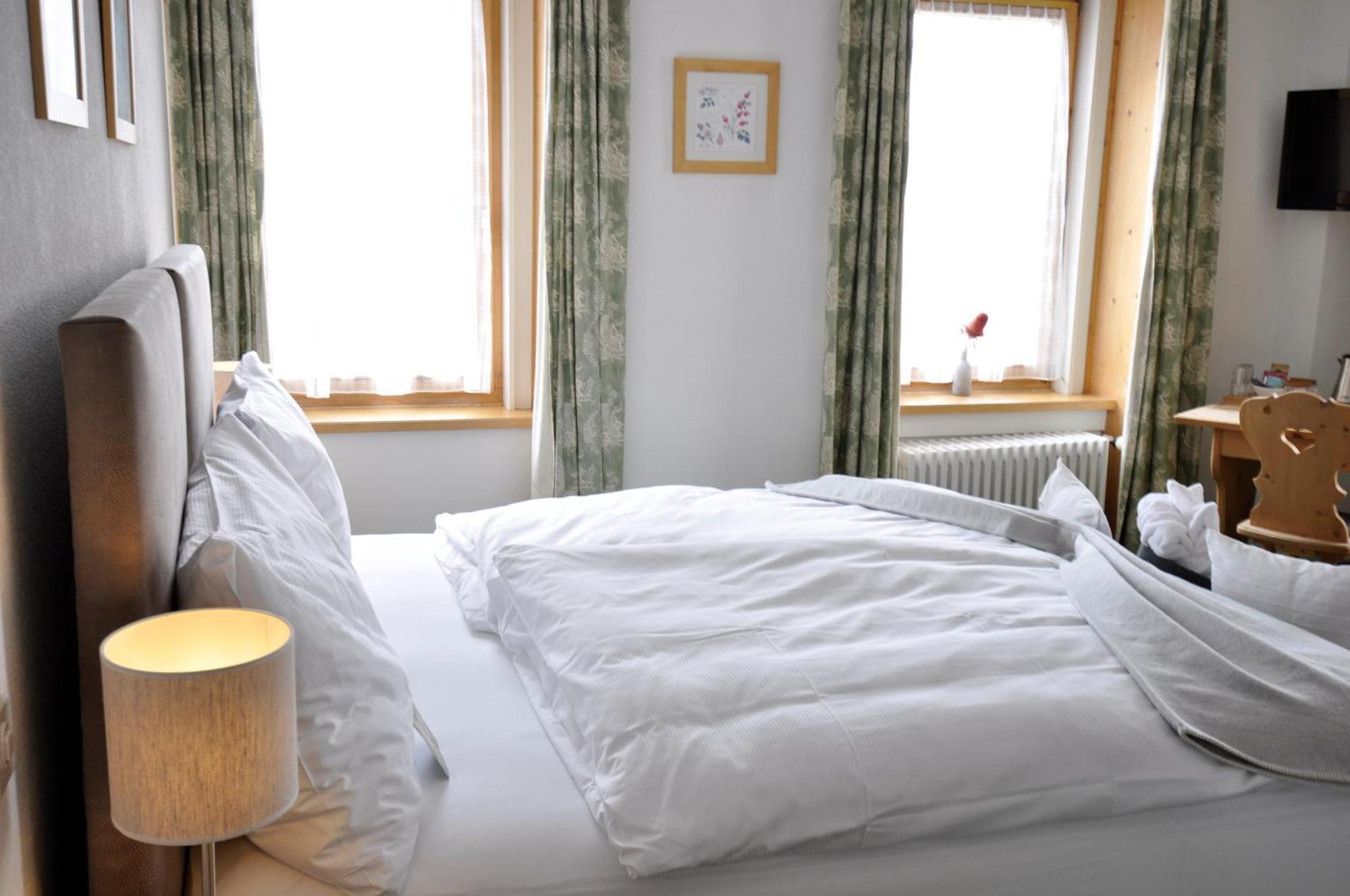 פונטרסינה Hotel Bernina מראה חיצוני תמונה