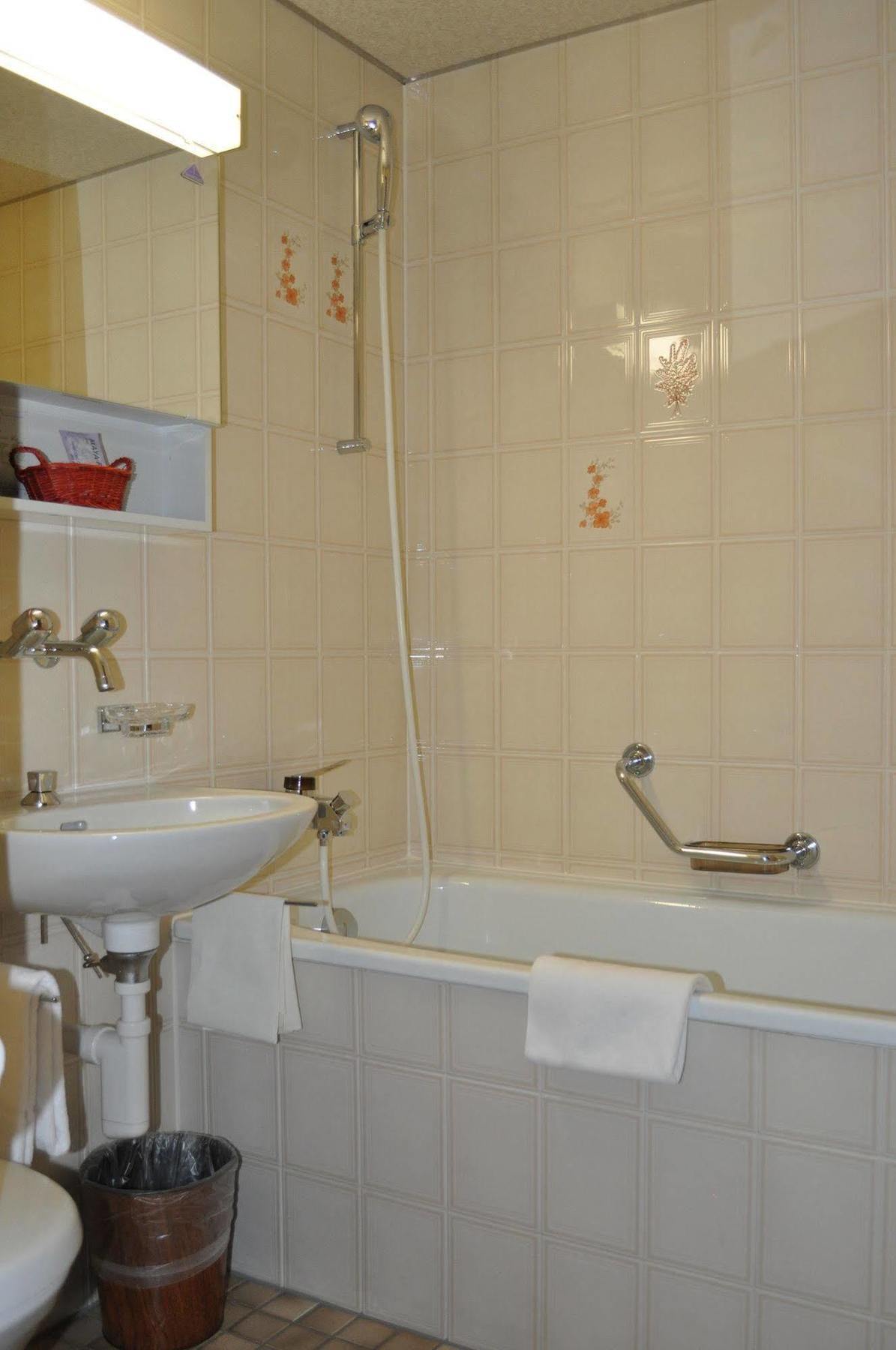 פונטרסינה Hotel Bernina מראה חיצוני תמונה
