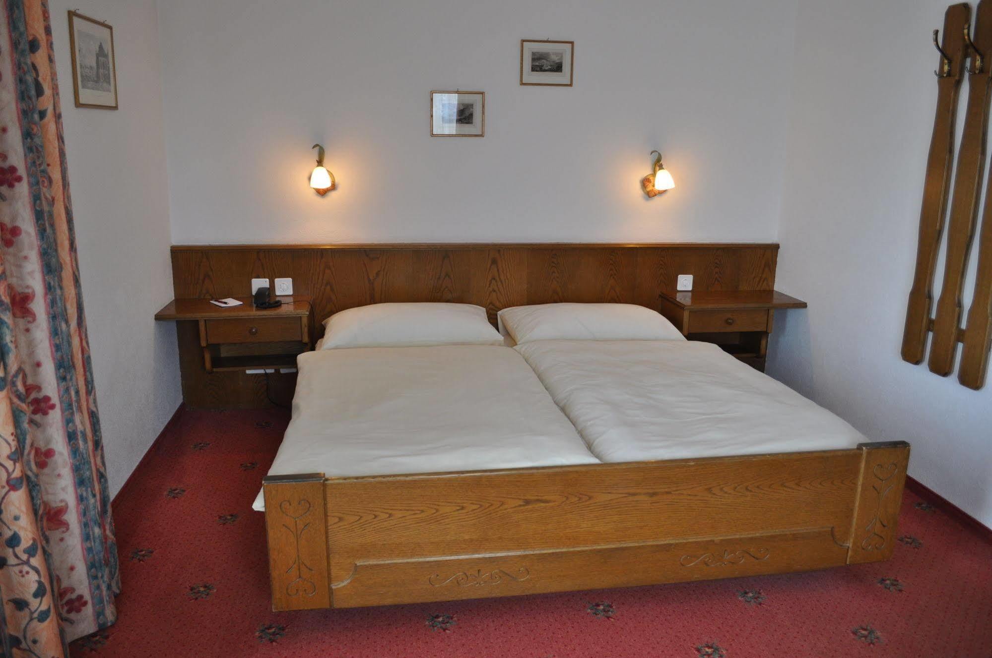 פונטרסינה Hotel Bernina מראה חיצוני תמונה