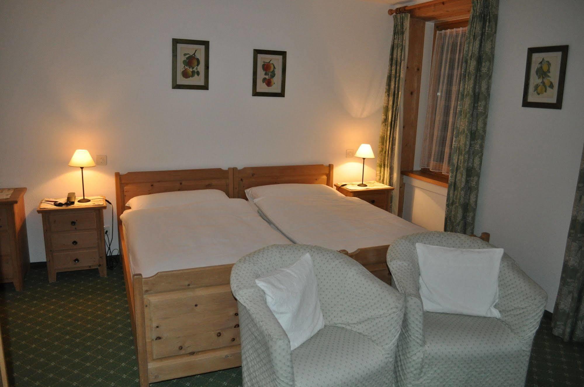 פונטרסינה Hotel Bernina מראה חיצוני תמונה
